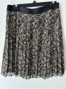Nine West Black Beige Pleated A-Line Skirt Size 8 100% Silk